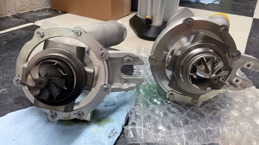 Shuenk IS48 with IS38 turbine (left) and splitter (right)